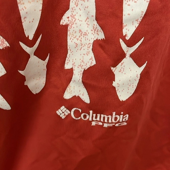 Columbia Shirt with Flag Fish - Picture 5 of 6